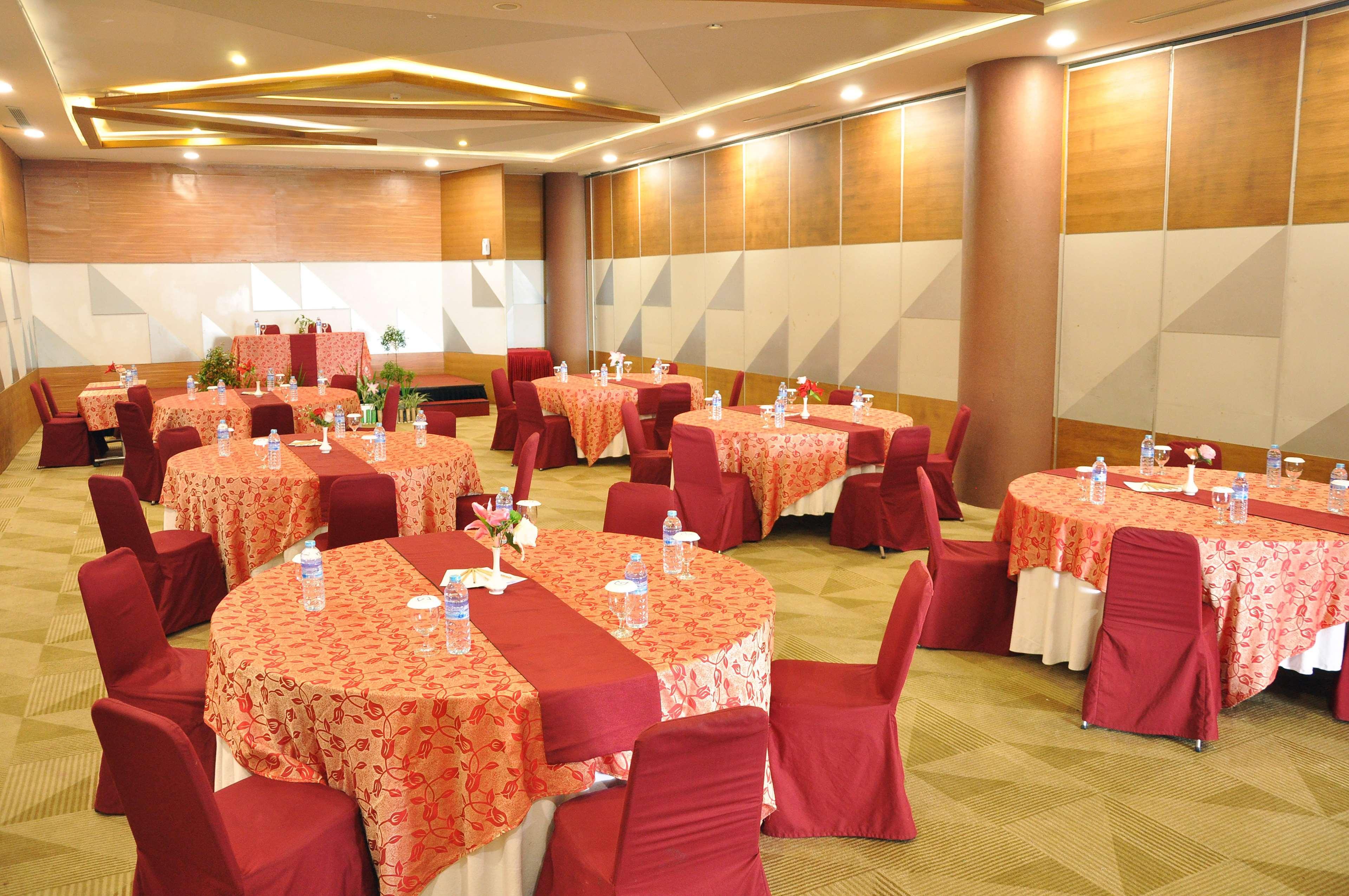 Hotel Golden Tulip Pontianak Exterior foto